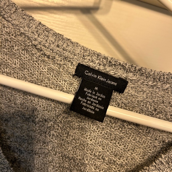 Calvin Klein V neck sweater size M - Picture 3 of 5